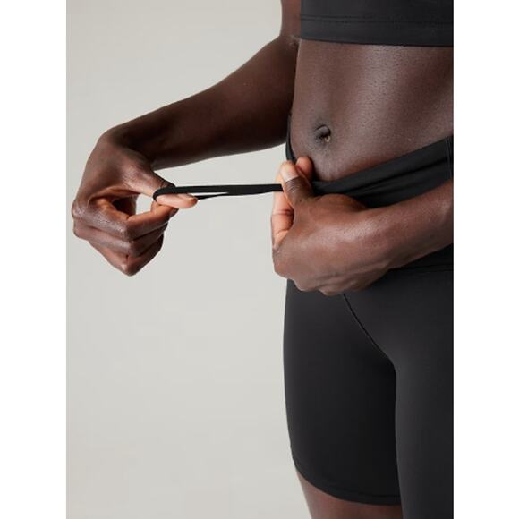 Athleta S black Ultimate Stash High Rise 7" Short biker cycle run gym pocket - Picture 6 of 7